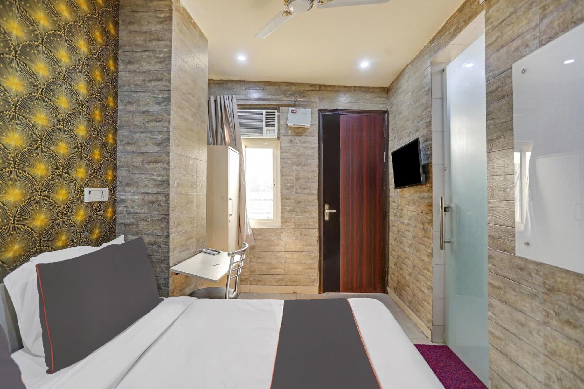 Collection O Model Town Metro View Hotel New Delhi Luaran gambar
