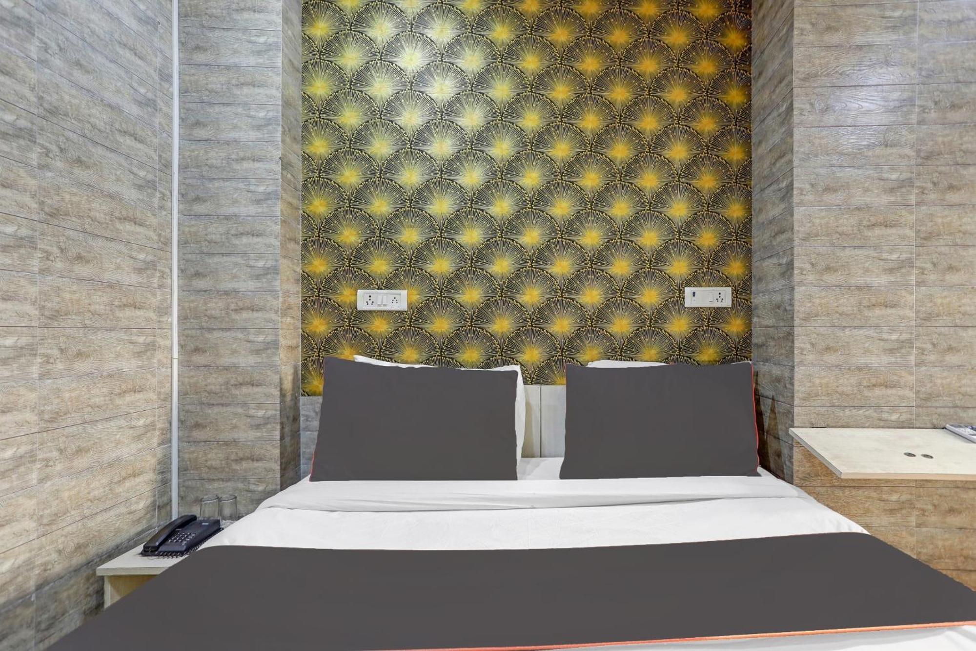 Collection O Model Town Metro View Hotel New Delhi Luaran gambar